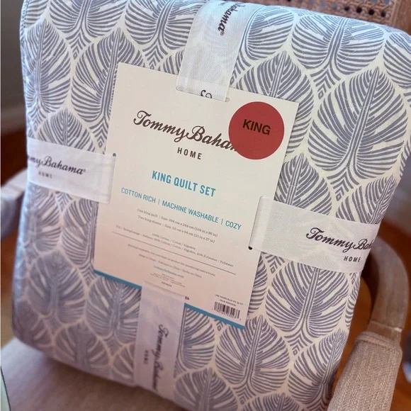 Tommy Bahama 3 piece Quilted King Bedding Set - Picture 2 of 9